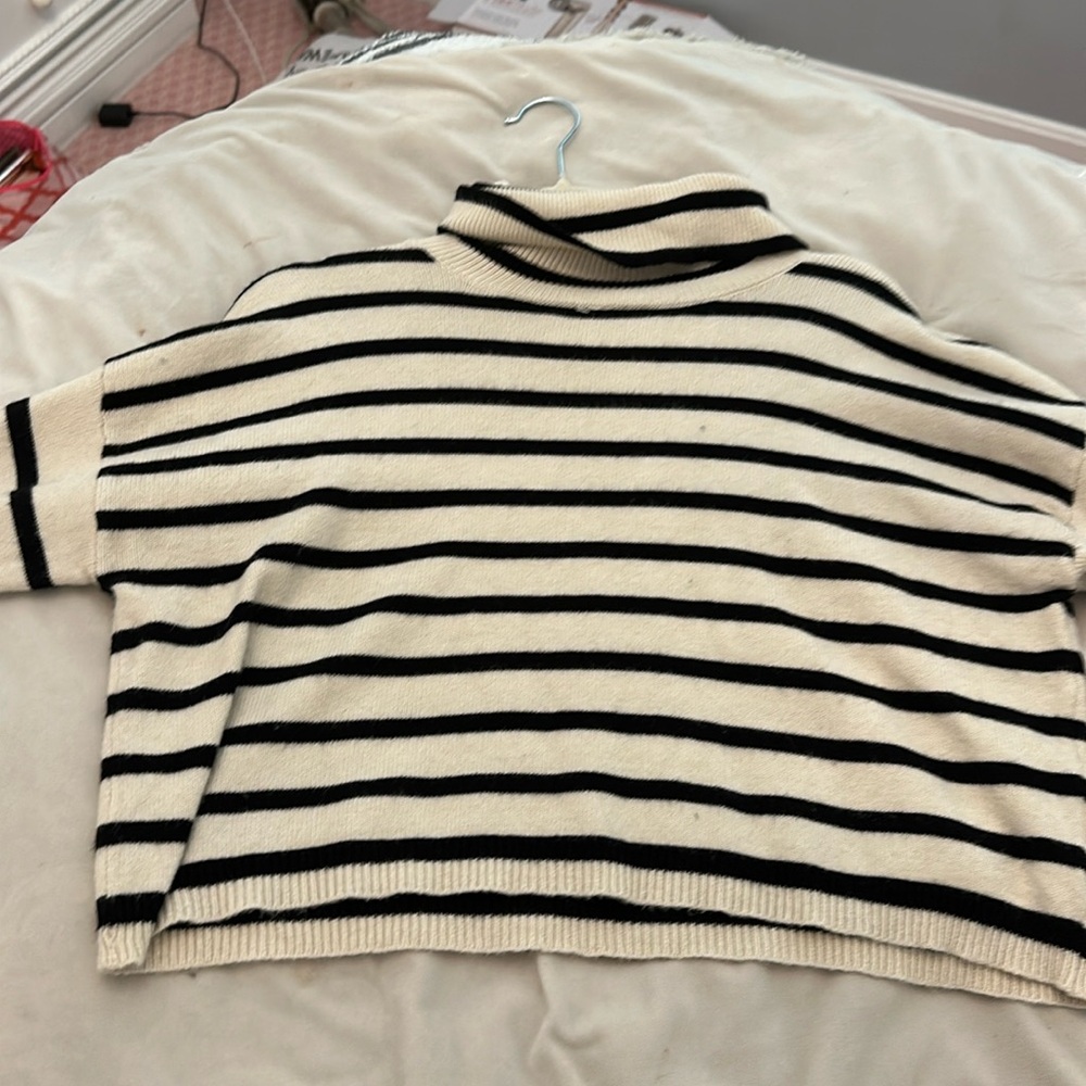 Black and White Coastal Turtle Neck Sweater